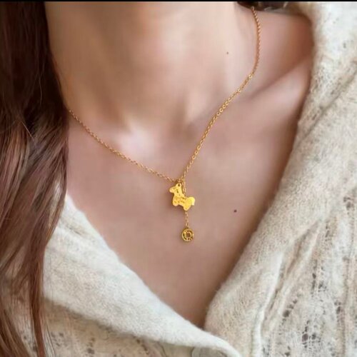 春日高级感马上有钱小马项链女款