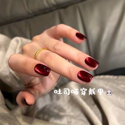 纯手工红色猫眼穿戴甲豆豆甲美甲短款显白高级感秋冬百搭新款2026