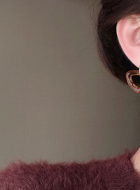 不规则轻奢耳环几何造型独特设计感耳钉优雅气质显脸小蚊香盘耳夹