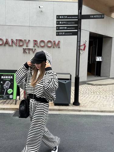 GOD财神2025秋冬新款韩系加绒连帽条纹卫衣开衫+条纹运动裤套装女