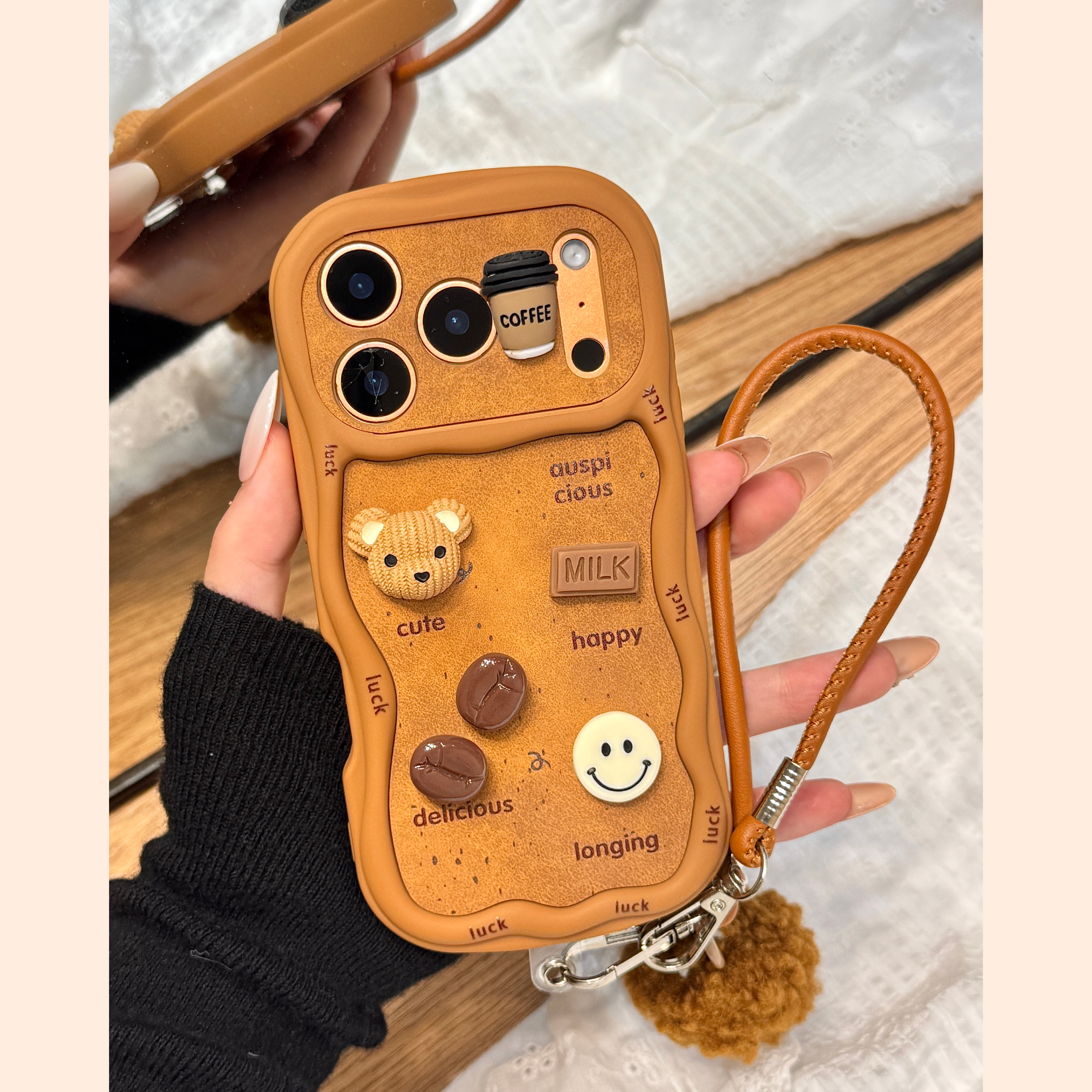 秋冬季棕色皮纹立体笑脸咖啡豆小熊手拎绳适用于iphone17promax苹果14手机壳15新款16pro女13全包17pm防摔套