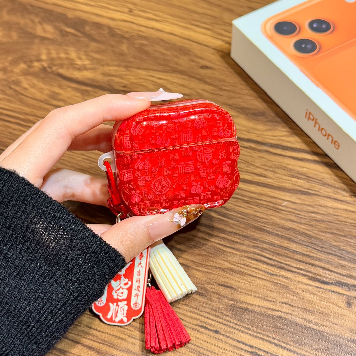新年喜庆红百福图文字诸事皆顺挂件适用于苹果AirPodspro3耳机保护套AirPods pro4新款无线蓝牙3代AirPods1/2,3C数码配件,耳机保护套,淘宝优惠券,粉丝福利购,淘宝优惠卷
