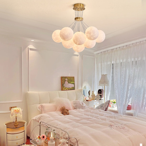萨洛尼奶油风卧室灯具轻奢现代简约2023年新款客厅吊灯主卧网红灯
