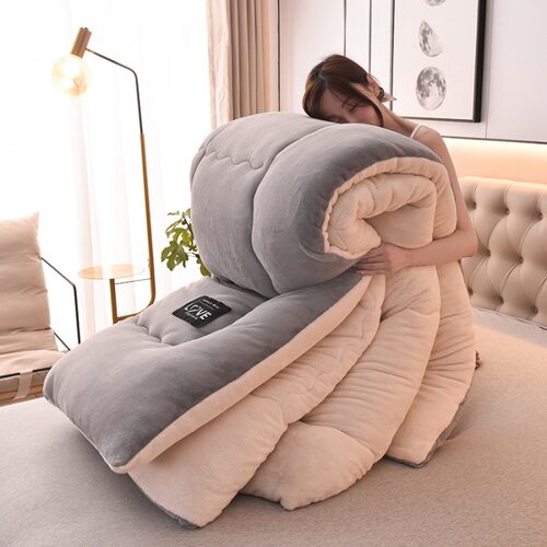 Winter quilt with thick and warm lamb wool blanket, snowflak