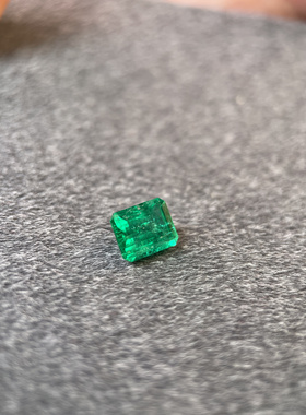 潘杰希尔祖母绿 1.715ct 8.15*5.73*4.8mm W0103