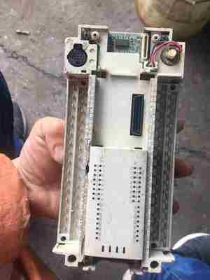 询价拍货 三菱-PCL型号：FX2N48MR当配件出！启动灯能亮起！邮