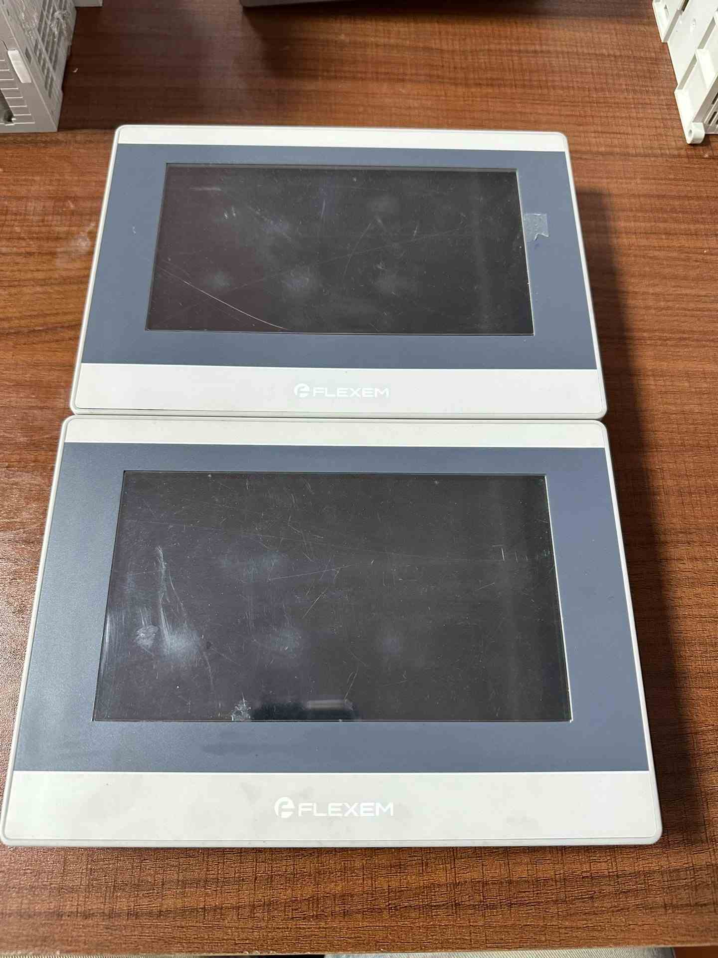 询价拍货 FLEXEM繁易触摸屏型号是FE607E0W两台带膜