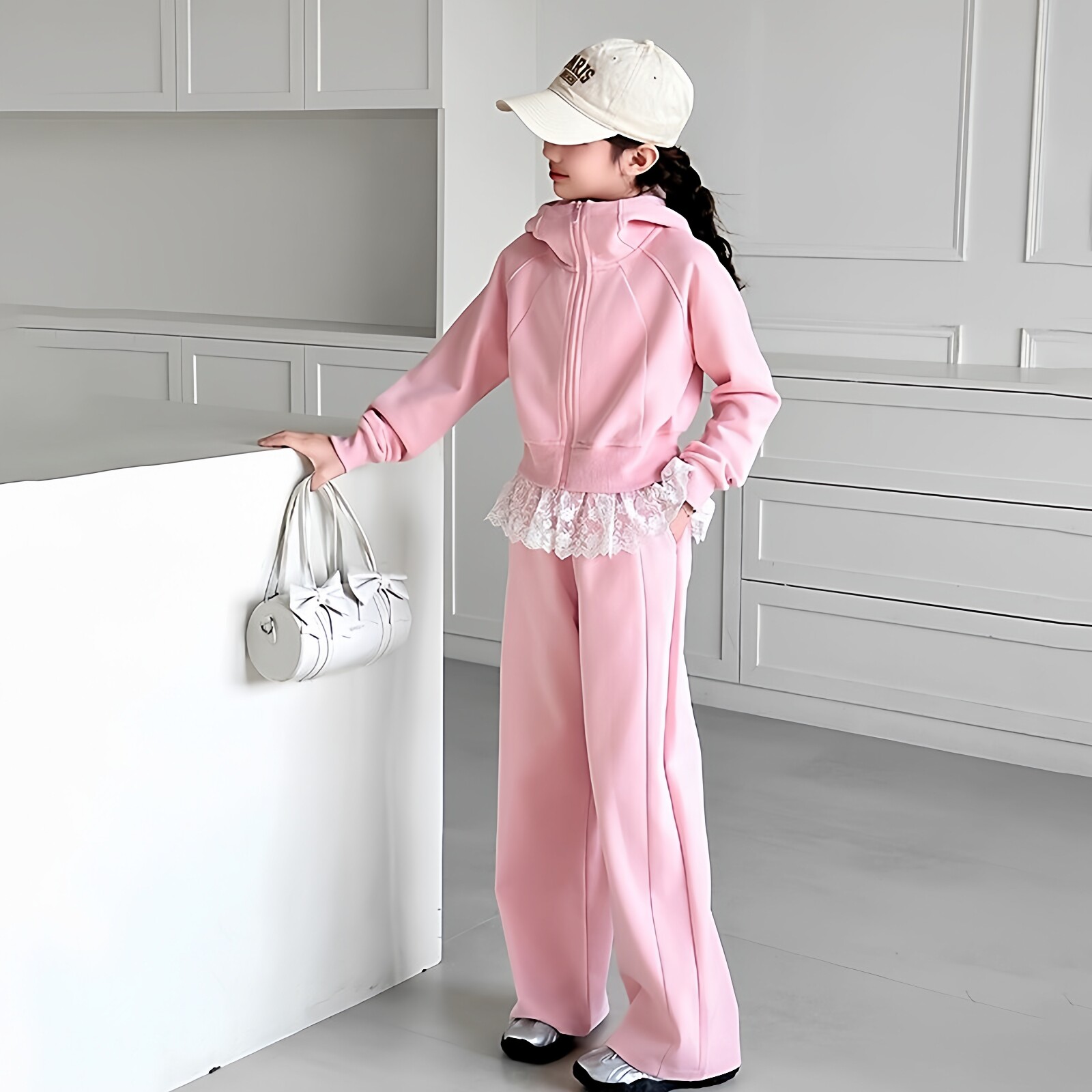 2026新款女童蕾丝套装春装洋气时髦中大儿童春秋季运动休闲两件套