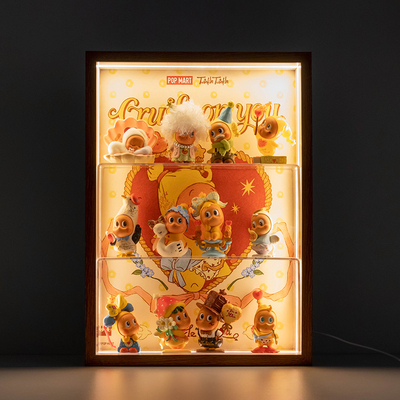 泡泡玛特星星人怦然心动手办盲盒收纳展示盒装饰发光防尘相框挂墙