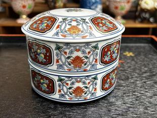 日瓷名家其泉 ，手绘缠枝纹 、寿桃 两重段。口径11cm高度10cm。