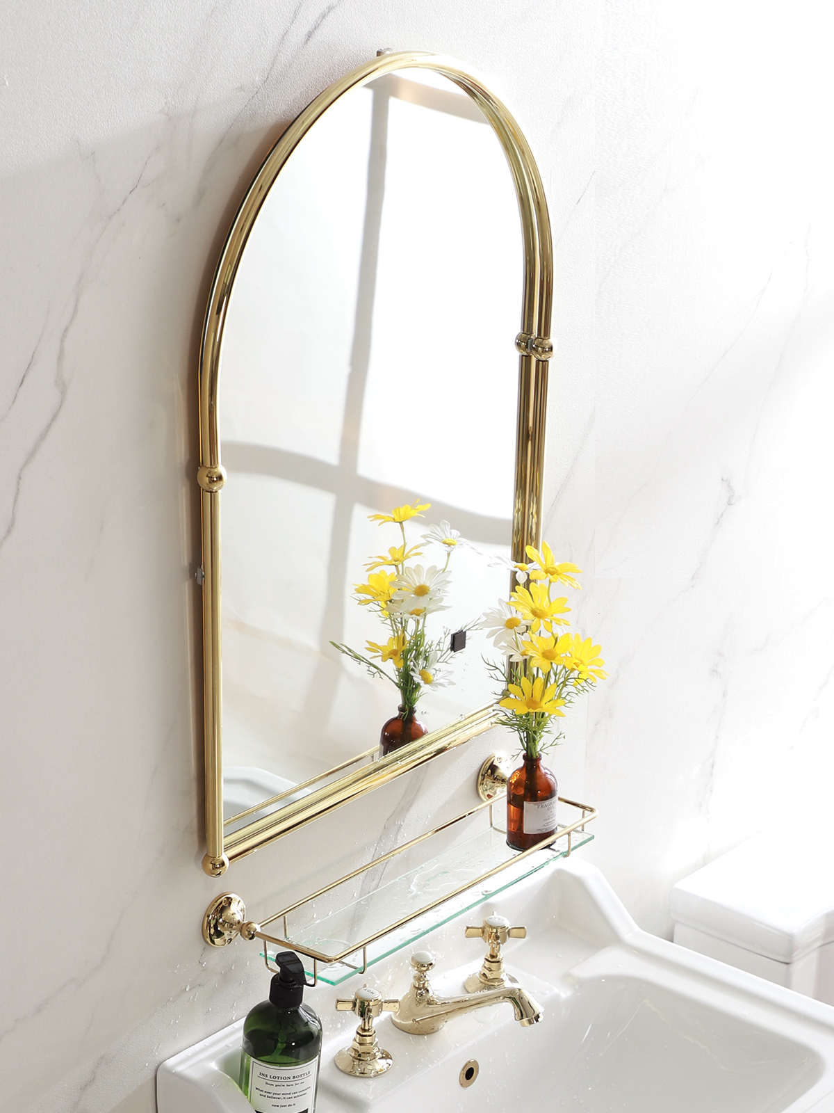 Beautiful Retro Brass Arched Intelligent Bathroom Mirror Golden Toilet Hanging Wall Luminous Mirror Method Dresser Dresser