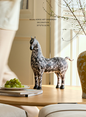 迷屿2026新款马到成功摆件创意高级感客厅办公室玄关开业艺术马