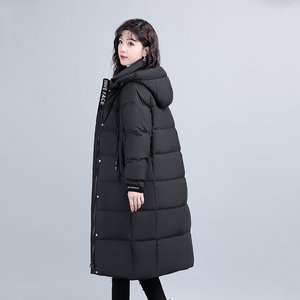 中长款过膝羽绒服女2023新款休闲宽松黑金连帽休闲加厚情侣冬外套