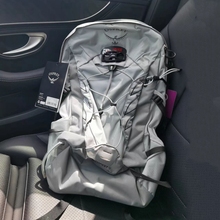 正品代购OSPREY Tempest 9户外双肩背包徒步绑带背包女运动轻便