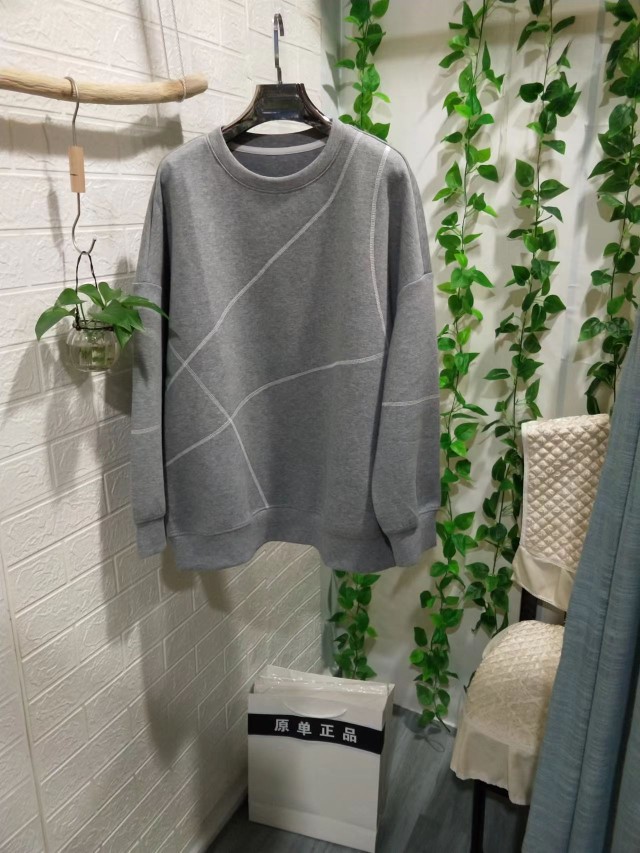 原单正品春秋款高端精密棉质简单设计宽松却不显胖穿着舒服卫衣