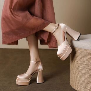 粗跟防水台高跟鞋主持演出宴会鞋不累脚主婚纱婚鞋神器新款小个子