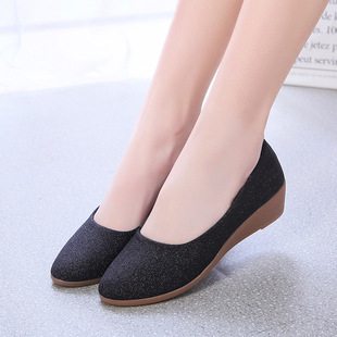 新款 透气尖头单鞋 妈妈鞋 休闲坡跟工作鞋 女 子浅口豆豆鞋 2026春夏季