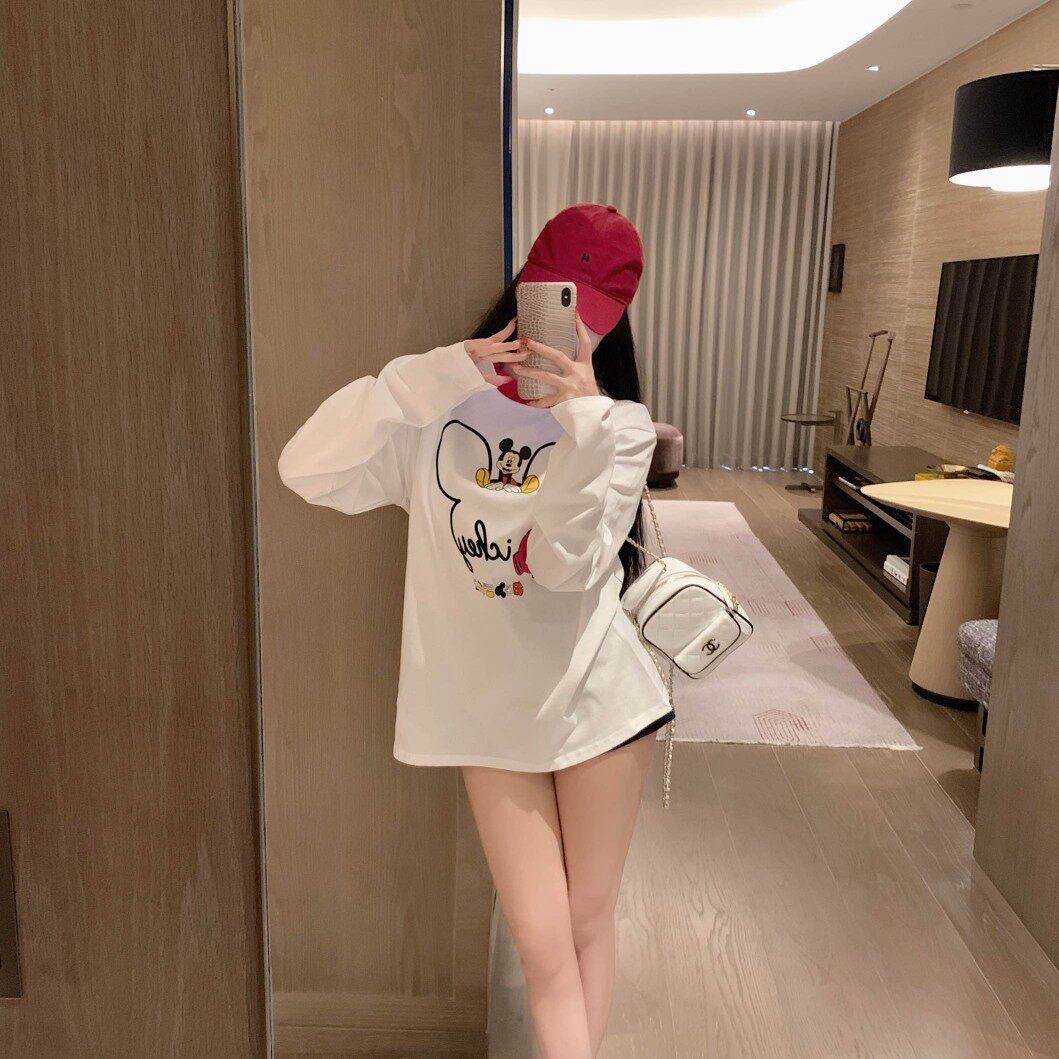2025早秋女装新款时尚甜美可爱撞红色衣领咪奇宽松长袖T恤衫上衣