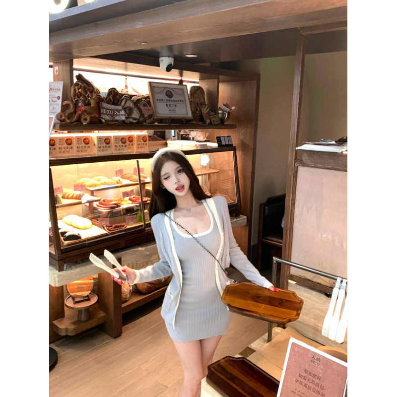 高级感纯欲套装女早秋季灰色吊带连衣裙小个子长袖针织开衫