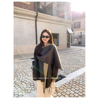 双面羊绒大衣拼色围巾大衣2025秋冬高级松弛感斗篷式羊毛呢女外套
