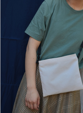 载迟夏季休闲防水小挎包 中性基本款女包 便携随身尼龙布单肩小包