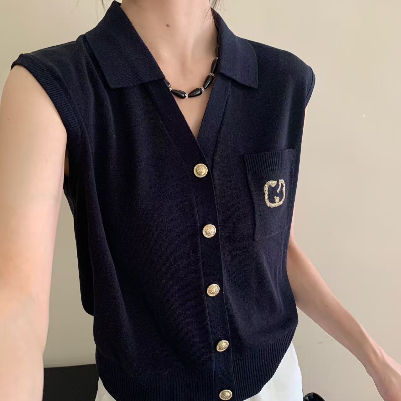 小香风金线刺绣翻领单排扣无袖针织背心女夏季新款宽松短款上衣潮