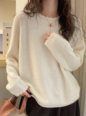 温柔慵懒风花边圆领针织衫女2025冬季新款宽松显瘦套头打底毛衣潮