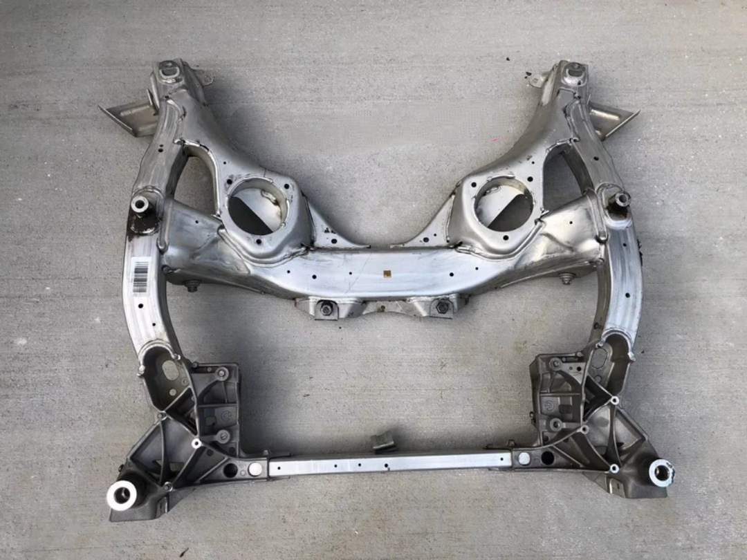 适用宝马F18 F02 N52 520 523 528 530 535 730 640前桥 前元宝梁