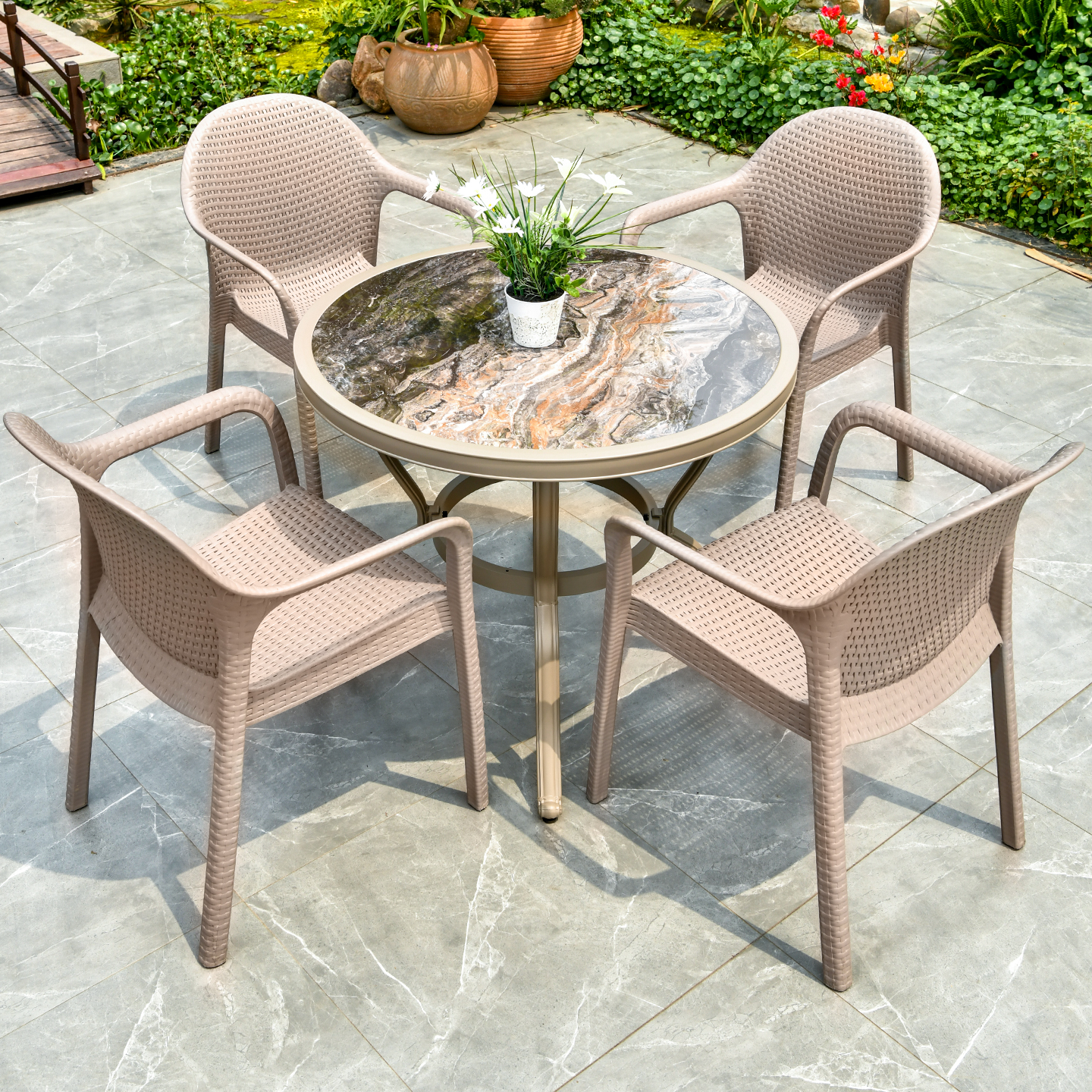 户外桌椅庭院花园阳台岩板圆桌北欧室外露天休闲外摆防水桌椅组合