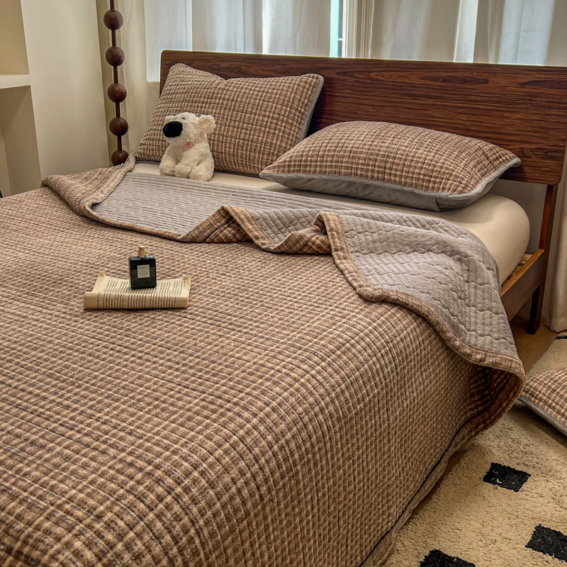 高克重牛奶绒夹棉床盖三件套加厚