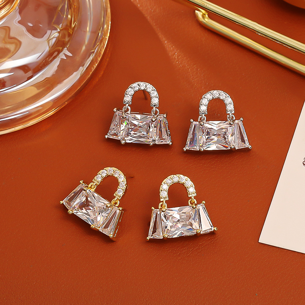 爆闪锆石包包耳钉创意设计高级感时尚轻奢气质耳饰网红风流行饰品