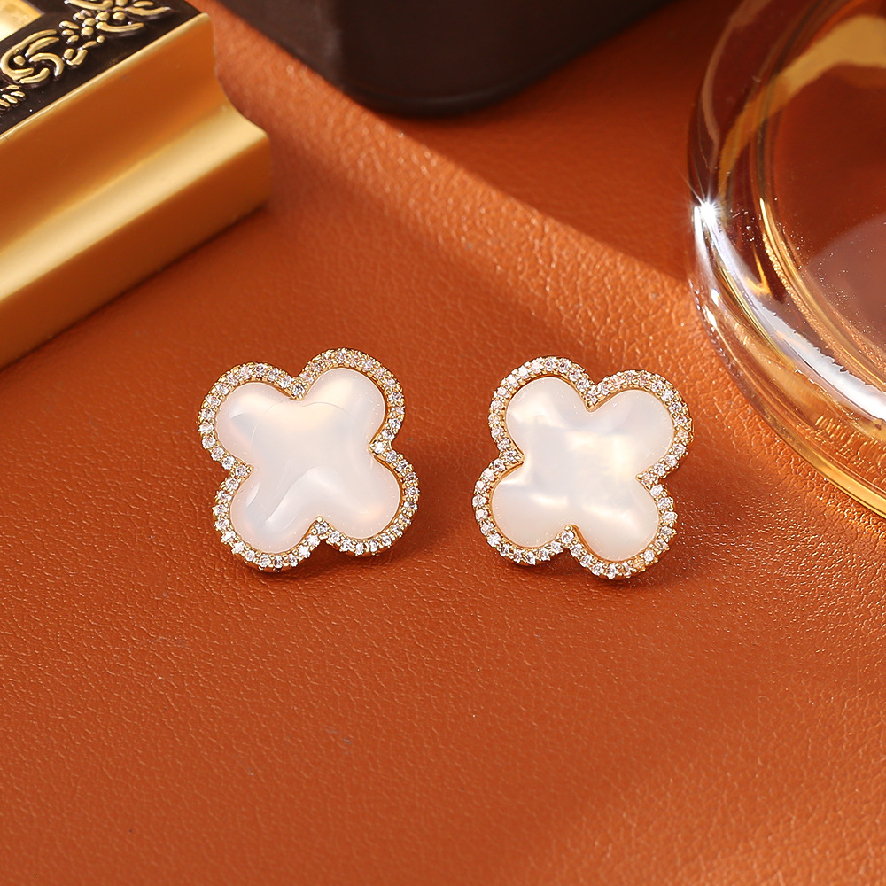 网红爆款天然贝母耳钉高级感时尚精致银针耳饰日常百搭仙女风饰品