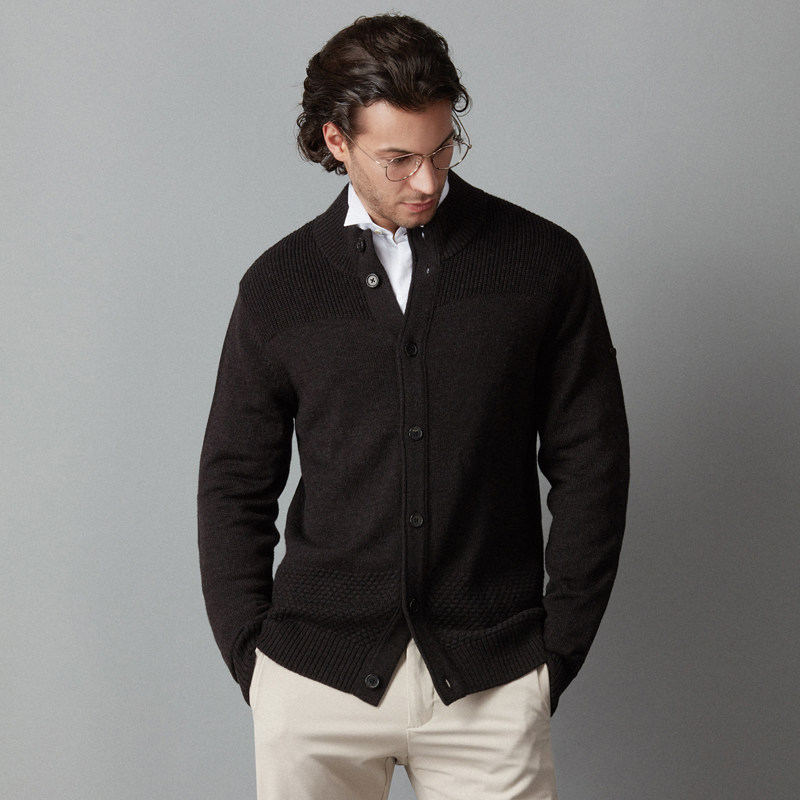 麦迪莱登黑色商务休闲立领羊毛衫