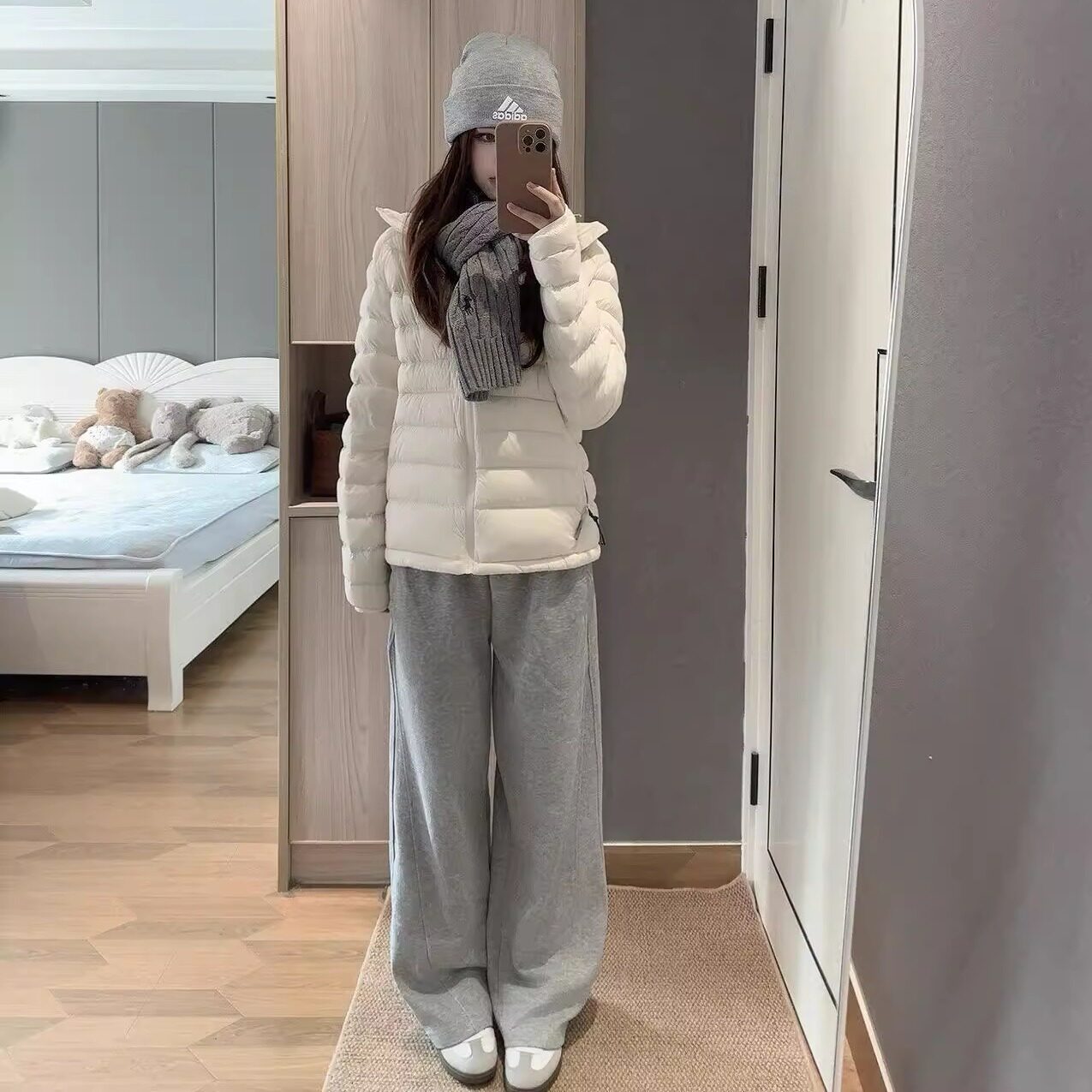 排骨羽绒服女2026新款冬季女款白色加厚修身白鸭绒秋冬轻薄外套冬