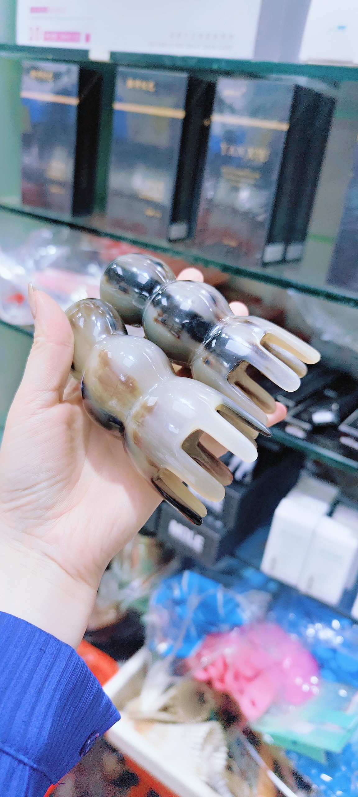 天然白牛角章鱼梳子洗头按摩全身经络头疗防静电大齿密齿八爪鱼