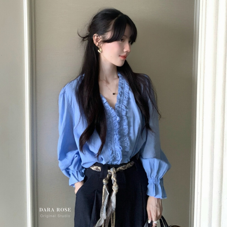 春装新款法式小资蓝色木耳边长袖衬衫高级感宽松显瘦喇叭袖上衣