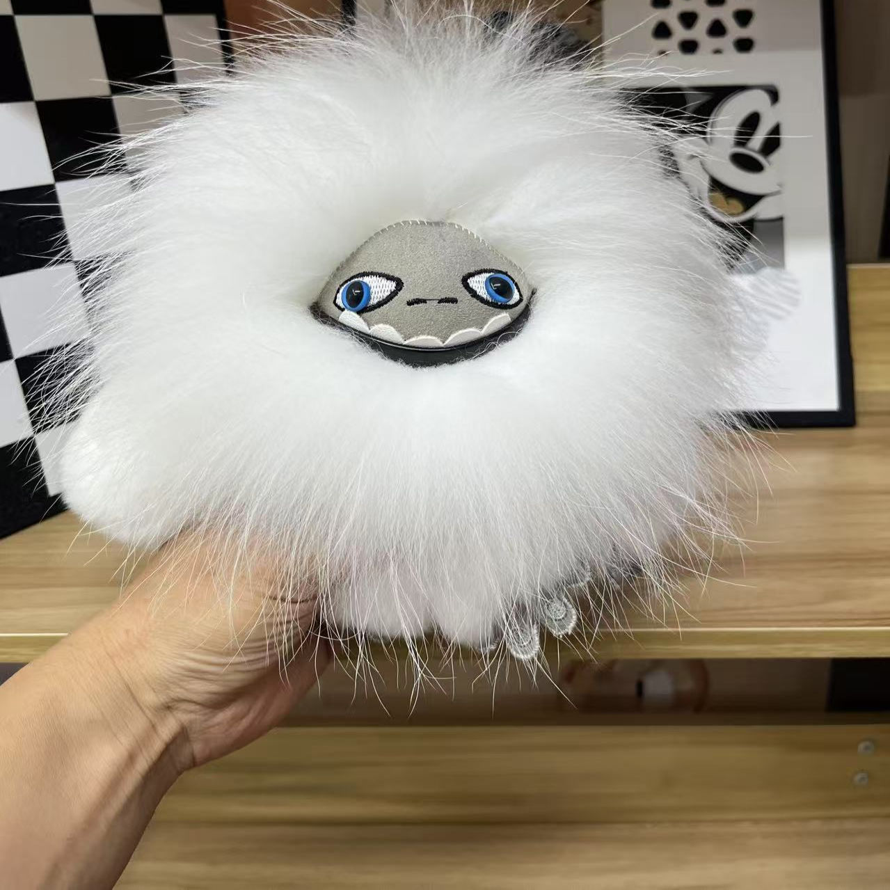 真獭兔毛小怪兽汽车钥匙扣挂件