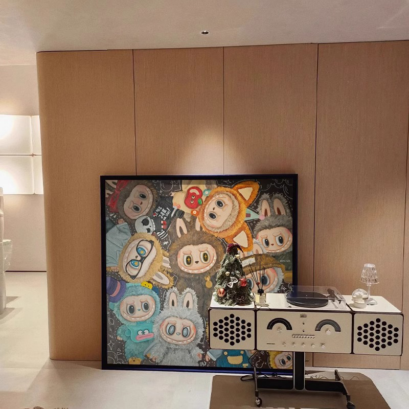 拉布布labubu卡通玩偶趣味装饰画画现代简约高档儿童房创意艺术挂