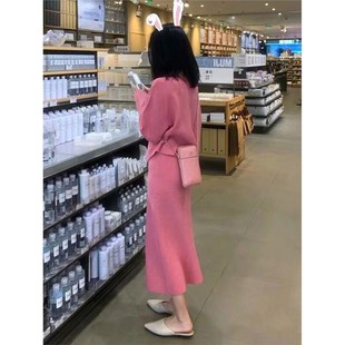 欧洲站秋冬粉色套头针织宽松毛衣套装裙女士两件套，慵懒风格西式