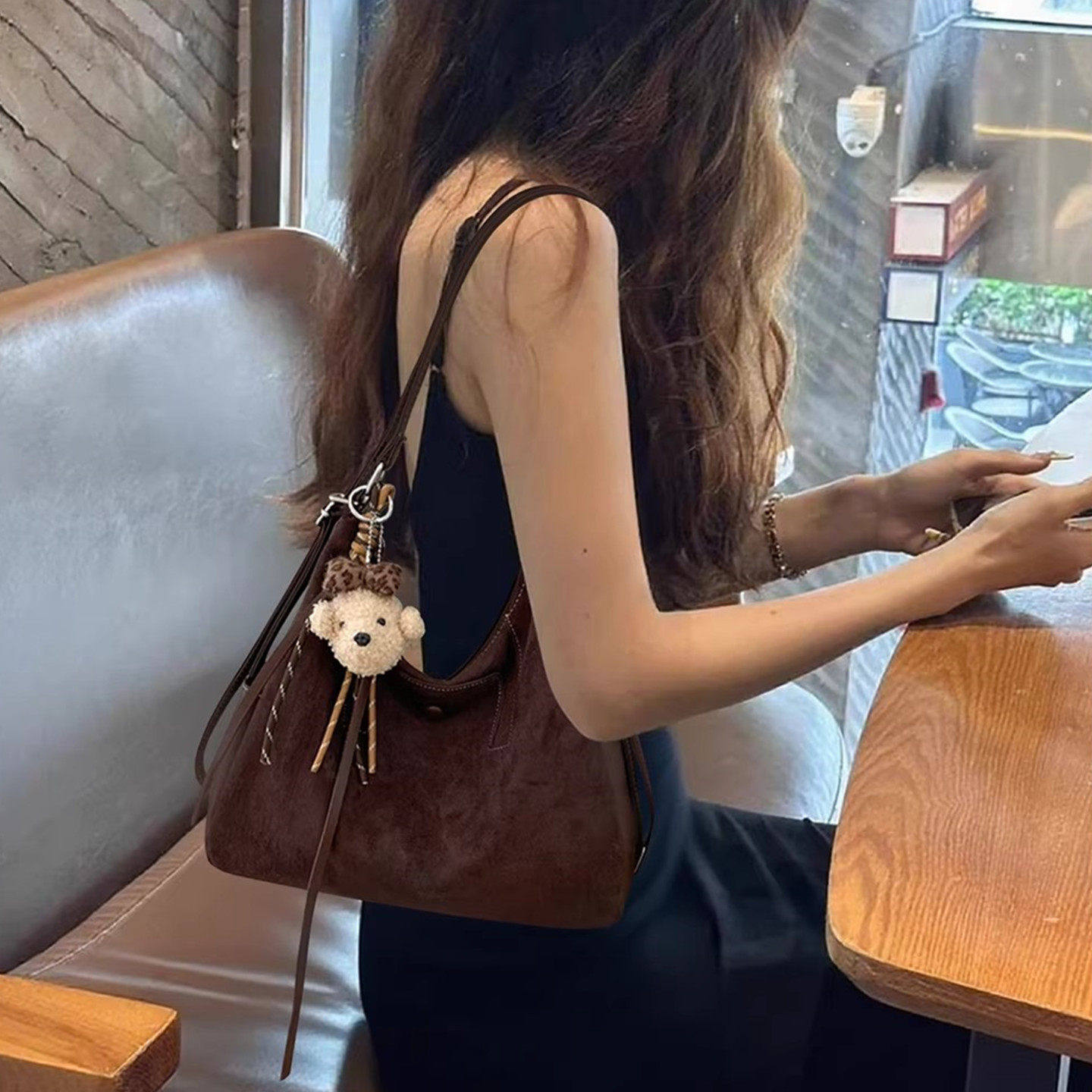 欧洲站大容量托特包包女式2025新款冬季高级感轻奢小众通勤双肩斜