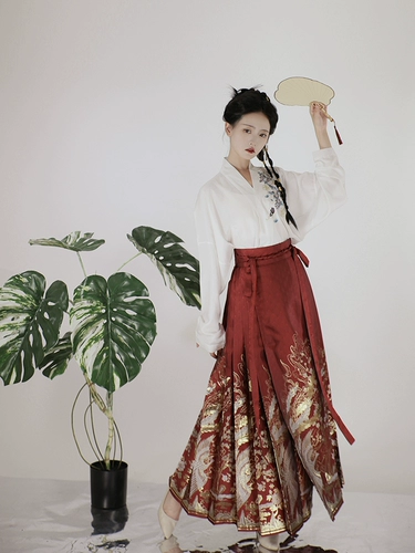 Qing ru Оригинал Hanfu Mingmu Make -сделать сделайте макияж красную песню, вышитую рукав с пятью складками