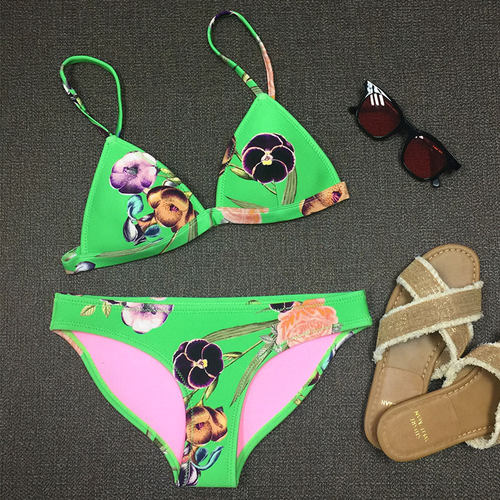 三角杯沙滩度假分体式潜水比基尼