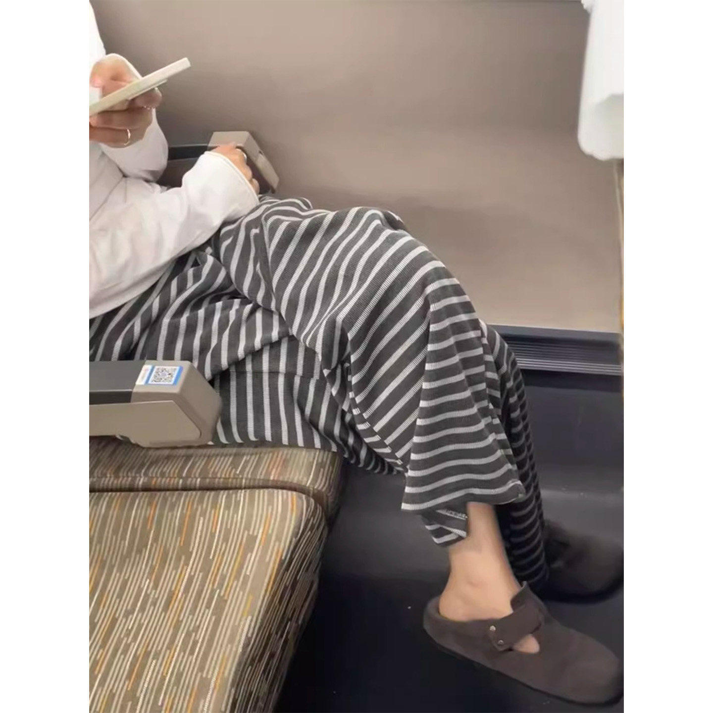 胖mm慵懒风条纹阔腿裤女春秋200斤高腰大码显瘦垂感直筒裤休闲裤,女装/女士精品,休闲裤,淘宝优惠券,粉丝福利购,淘宝优惠卷