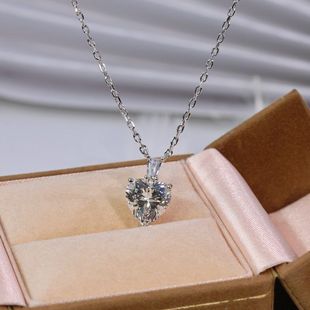 简约高碳钻爱心项链吊坠锁骨链轻奢日常百搭气质培育精致 时尚