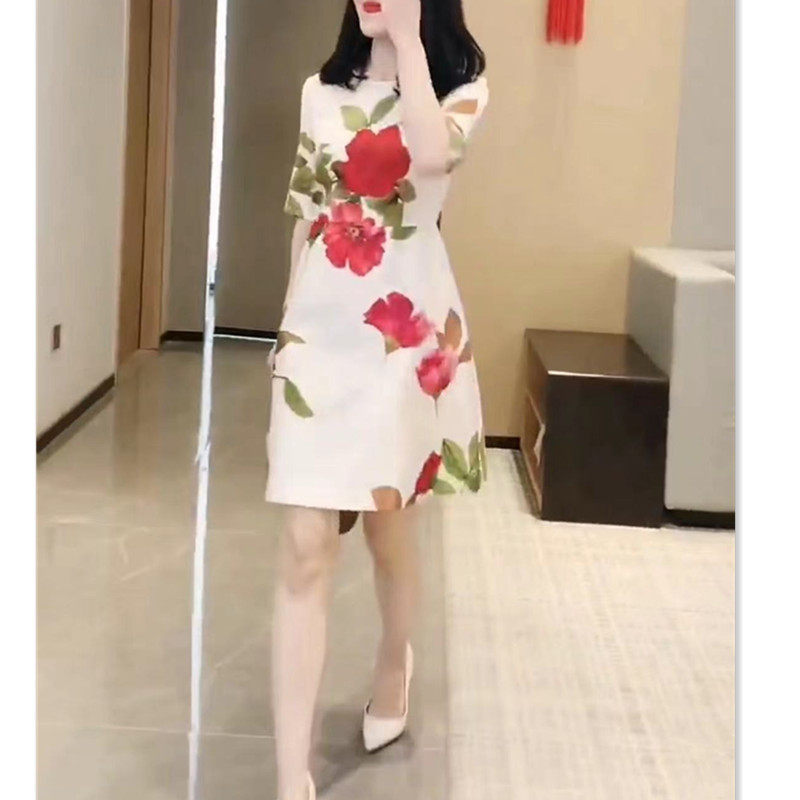 2025夏季印花连衣裙中长款修身显瘦花朵女裙高端复古短袖气质A字