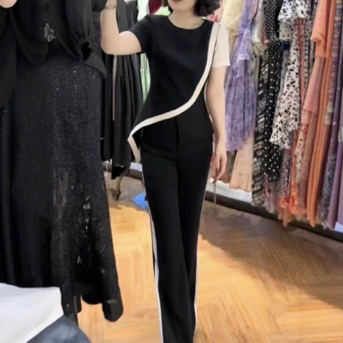 网红爆款时尚套装女2026年夏季新款韩版显瘦短袖圆领上衣+喇叭裤