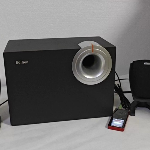 议价 漫步者R201 T06多媒体有源音箱，2.1声道低音炮。成色