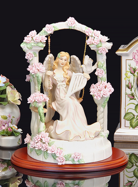 花园拱门女孩家居摆件镶金象牙瓷