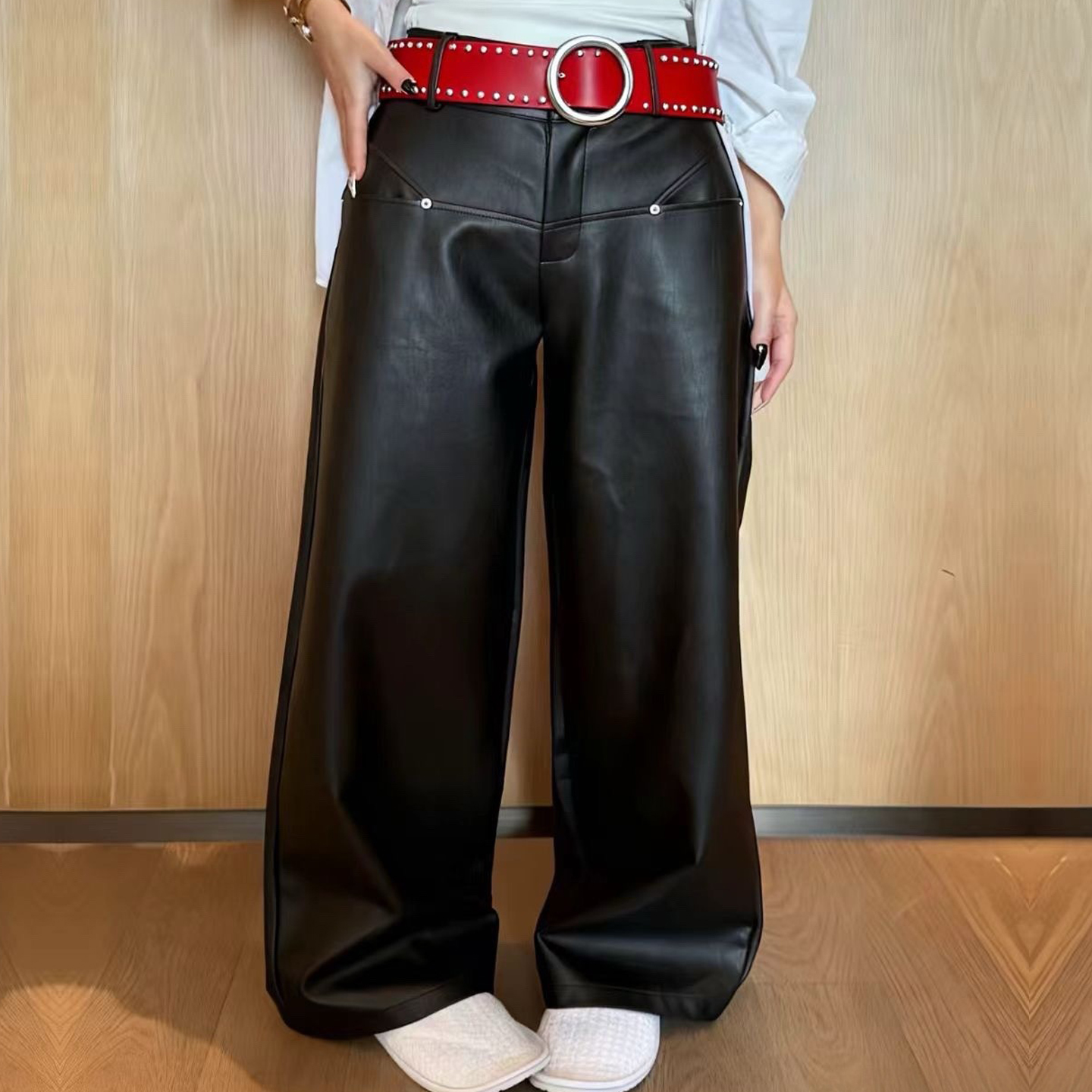 今年流行超火高级感独特洋气气质宽松直筒加厚皮裤休闲裤长裤子