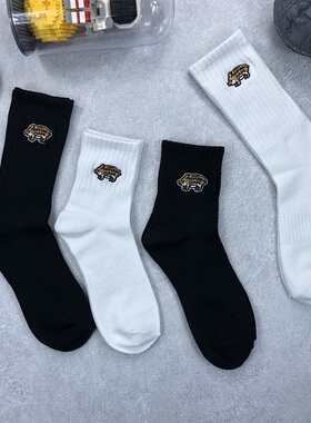 日潮HUMAN 小猪刺绣中筒夏季袜子短款男ins潮薄款街头运动袜